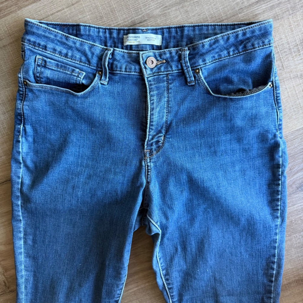 Levi Strauss Signature Gold Totally Shaping Bootcut Jeans Blue 14M W32 L32 - Picture 2 of 9